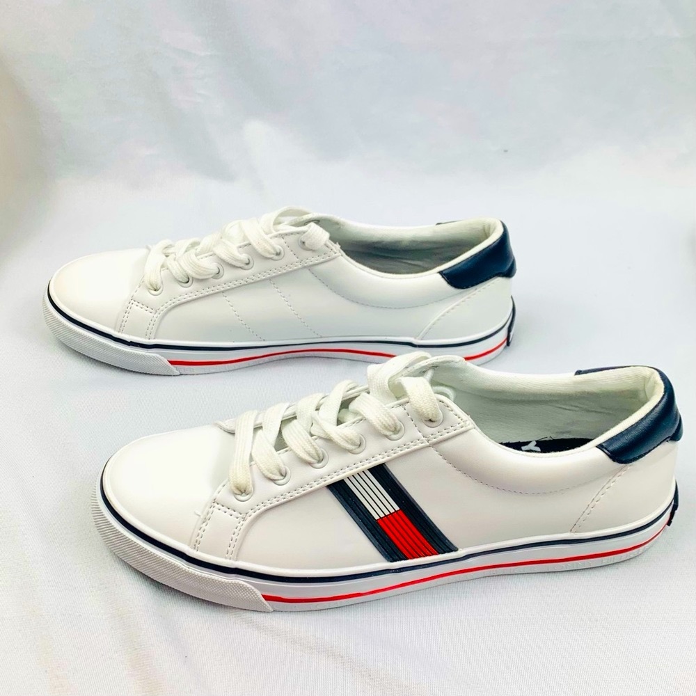 Tommy Hilfiger white sneakers 9m